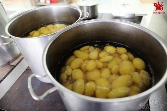 ayx官网_在解放思想中汇聚奋力前进的强大合力_时事政治_中公教育网(图2) ayx官方网站