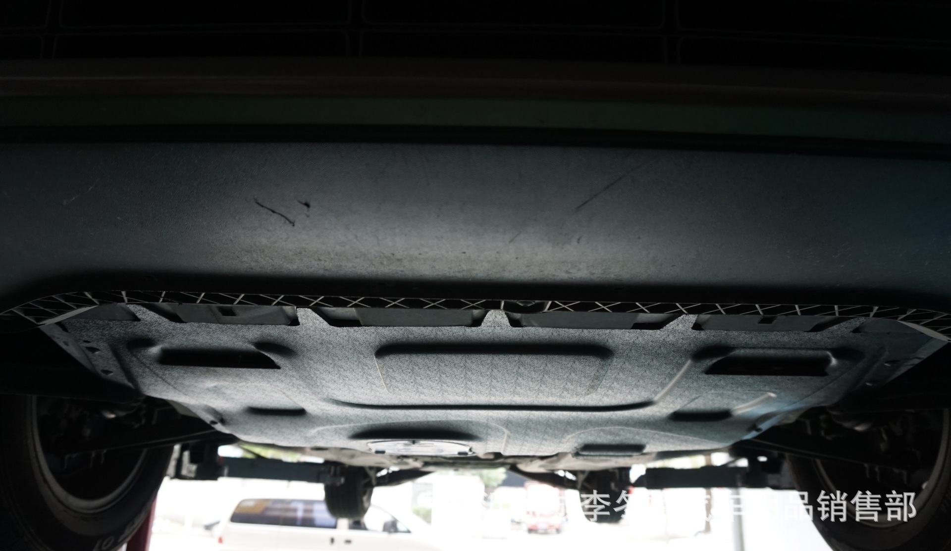 ‘ayx官网’斯通斯左膝现纹身,或为致敬巴恩斯利恩师(图2) ayx官方网站