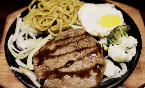 河南郑州一房屋倒塌造成一死一伤‘ayx官方网站’(图4) 爱游戏(ayx)中国官方网站