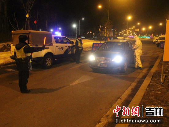 府东社区:万人排舞吉尼斯挑战赛 社区练得欢【ayx官网】(图2) 爱游戏(ayx)中国官方网站